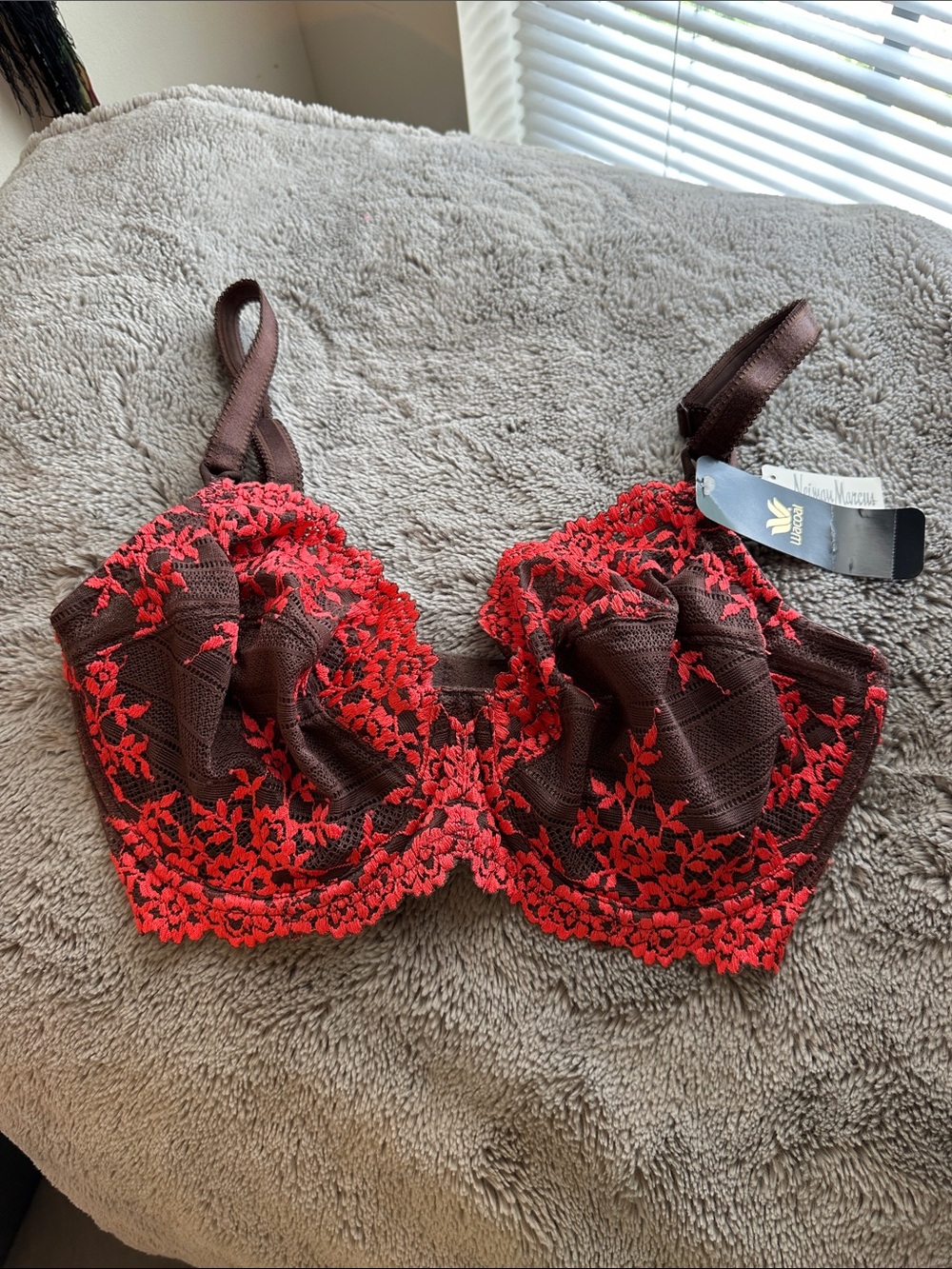 NWT - Wacoal Red Floral Lace Overlay Bra on Brown Base